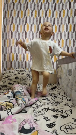 Toddler in dinosaur shirt spotted in Russian bedroom
