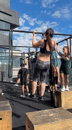 Rooftop fitness group workout session in Huixquilucan de Degollado