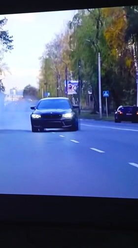 BMW performs burnout on Nizhnevartovsk street