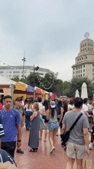 Weekend afternoon scenes captured across Barcelona plaza and events