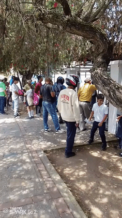 Afternoon street life and school activity documented in Tinaquillo