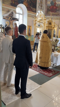 Orthodox wedding ceremony and exit at a Chișinău church