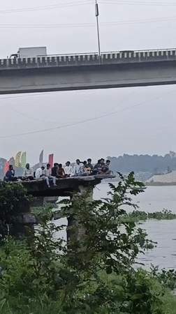 River traffic and waterfront activity documented in Dhaka-Tarabo area