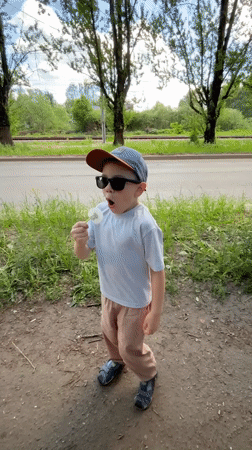 Children play and study in Rusanovo neighborhood