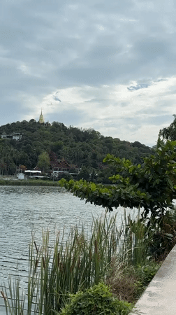 Thailand coastal scenes documented across four minutes in Baan Chaweng