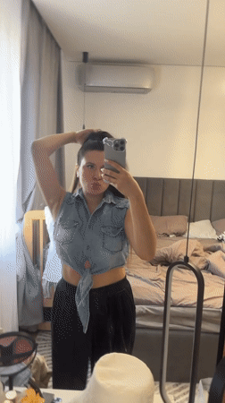 Ordinary domestic life documented in Moscow suburbs Friday afternoon