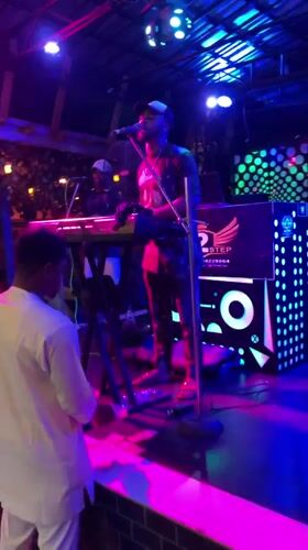 Live music performance draws crowd at Obosi venue