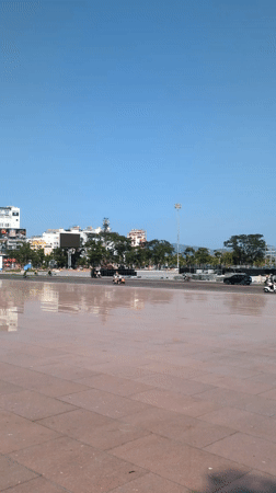 Morning street scenes and monuments documented across Quy Nhon