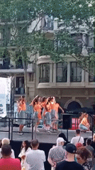 Community street festival draws crowds in Barcelona park