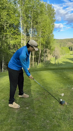 Golfer recorded playing sunny afternoon round in Siggerud, Norway