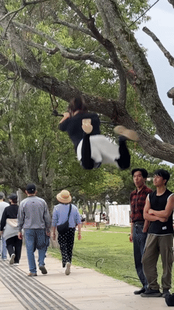 Park visitors gather for recreation, acrobatics in Da Lat