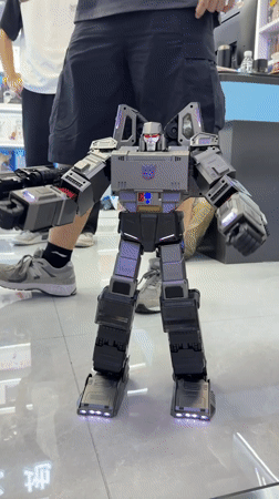 Toy demos and crowded scooter streets in Futian District