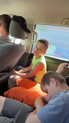 Family with three children travels in SUV, Khabarovsk