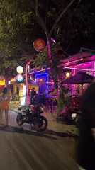 Evening street life documented in downtown Đà Nẵng