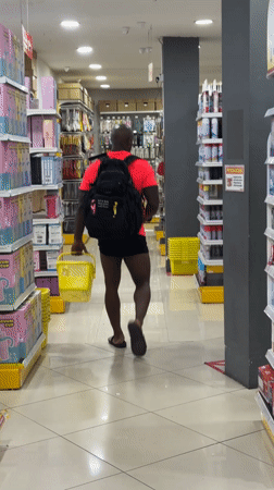 Early morning shopping activity recorded in Kuta Selatan store