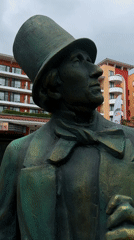 Morning scenes from Nesebar: cats, statues, wet courts