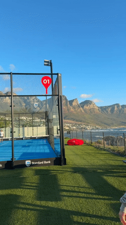 Witness documents Cape Town landmarks on sunny April afternoon