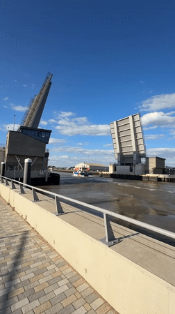 Bascule bridge opens for boat traffic on Great Yarmouth waterway