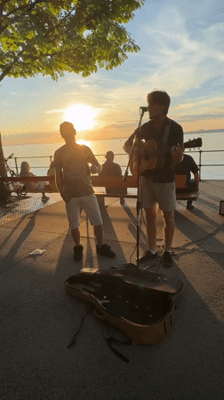 Acoustic performance at sunset on the Bregenz lakefront
