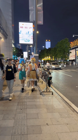 Evening scenes documented across Tianhe District commercial area