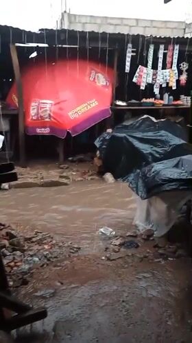 Heavy rains flood Sabon Tasha market in Nigeria