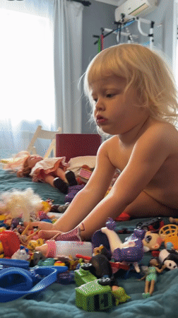 Child's playtime with Disney toys captured in Sochi home