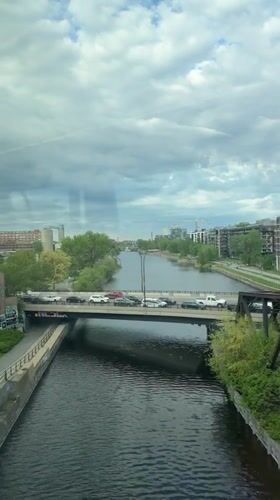 Train passenger films Montreal river bridges, police vehicles spotted