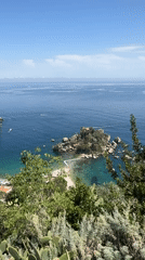 Tourist captures Mediterranean views, daily life in Taormina