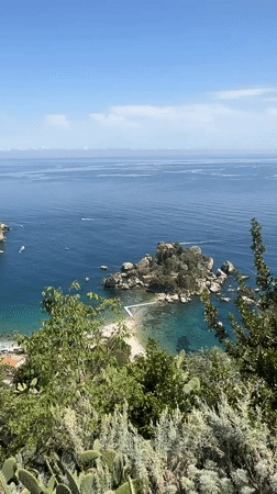 Tourist captures Mediterranean views, daily life in Taormina