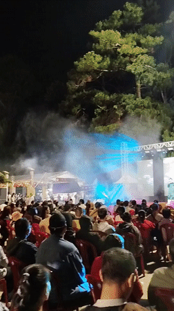 Traditional Vietnamese cultural performance draws crowds in Da Lat