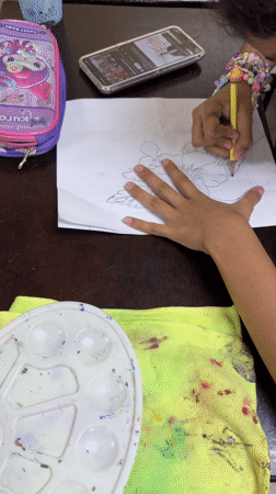 Quiet evening of art and pets captured in Venezuelan home