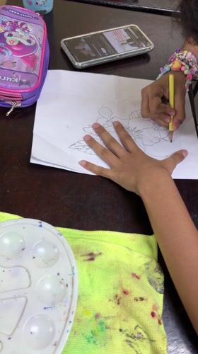 Quiet evening of art and pets captured in Venezuelan home