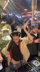 Outdoor DJ performances draw crowds at Los Angeles venue