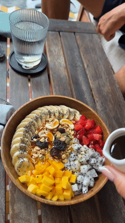 Tropical fruit breakfast documented in Đà Nẵng, Vietnam