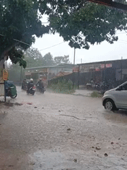 Heavy rainfall hits Batam streets during morning hours