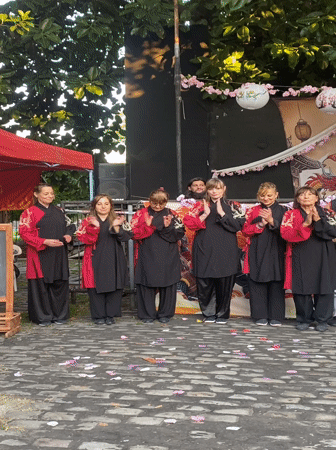Outdoor recreation activities documented in Buenos Aires park gathering