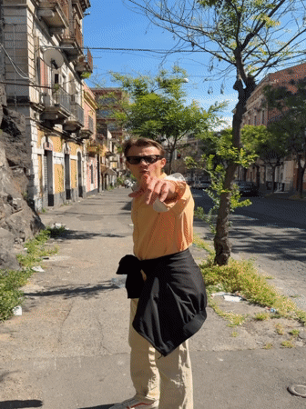 Ordinary afternoon scenes documented across Catania, Italy streets