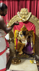 Religious ritual and street food preparation observed in Bengaluru