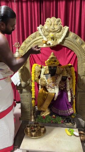 Religious ritual and street food preparation observed in Bengaluru