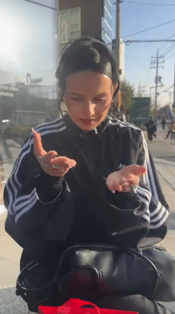 Morning street scenes captured across Seoul neighborhoods