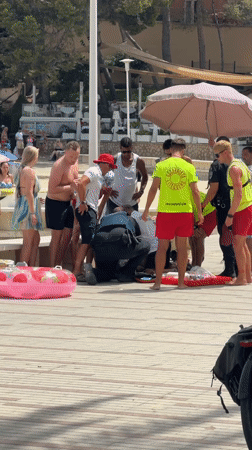 Lifeguard response on Palmanova beachfront, midsummer afternoon