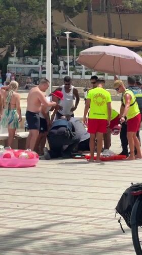 Lifeguard response on Palmanova beachfront, midsummer afternoon