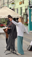 Live music and street life on a busy Moscow afternoon