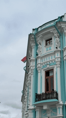 Belarusian flag spotted in Moscow building; subway commuters documented