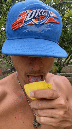 Casual life moments documented in Venezuelan neighborhood Friday evening