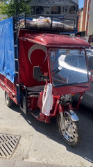 Three-wheeled vehicle with Turkish flag spotted in Çekmeköy