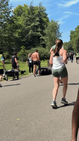 London witnesses capture outdoor fitness activities, street scenes