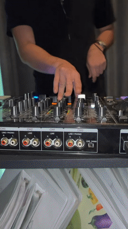 DJ performs live set in Naucalpan de Juárez