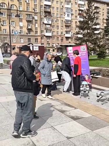 Morning snapshots document daily life across Saratov, Russia