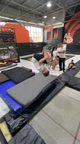 Morning trampoline session draws children, adults in Krasnoyarsk park